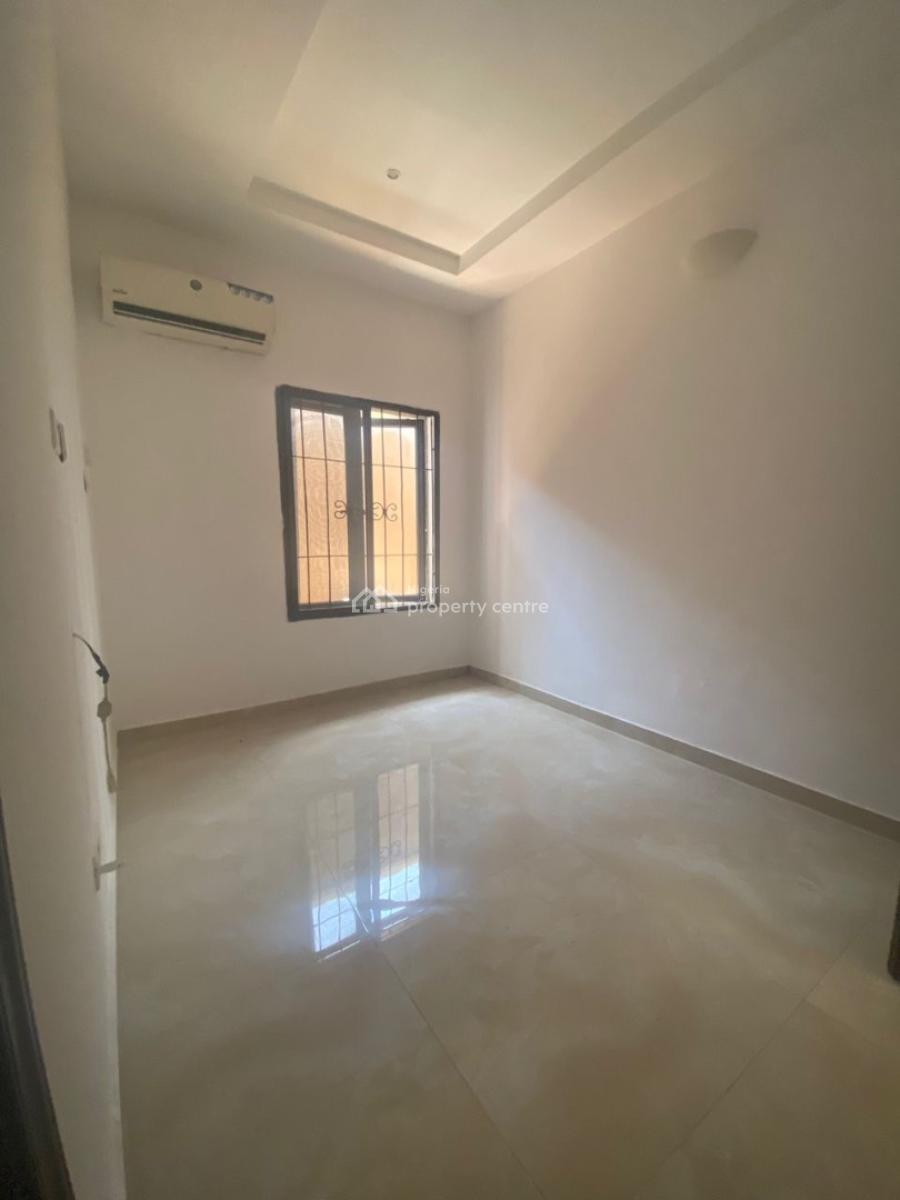 Serviced Three Bedrooms Flat, Lekki Phase 1, Lekki, Lagos, Flat / Apartment for Rent