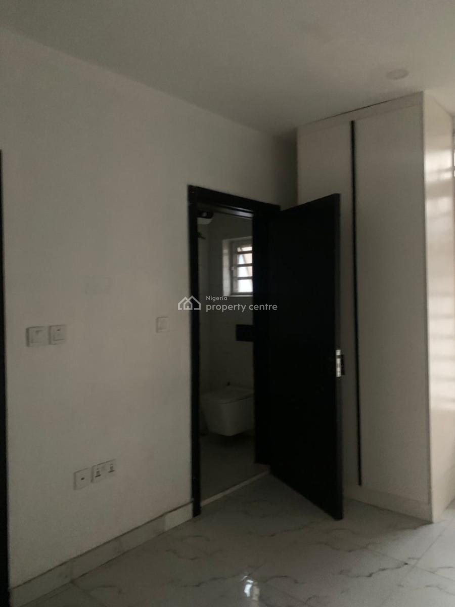 Renovated 2 Bedroom Apartment, Orchid Road, Lekki, Lagos, Flat / Apartment for Rent