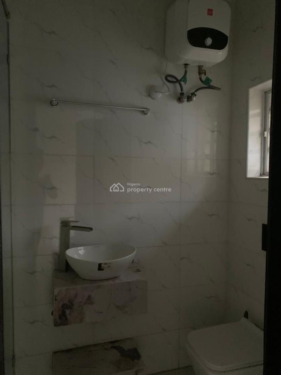 Renovated 2 Bedroom Apartment, Orchid Road, Lekki, Lagos, Flat / Apartment for Rent