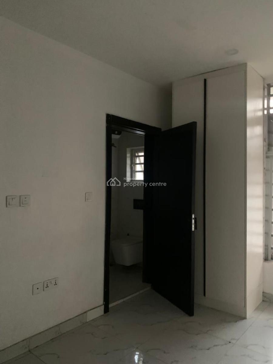 Renovated 2 Bedroom Apartment, Orchid Road, Lekki, Lagos, Flat / Apartment for Rent