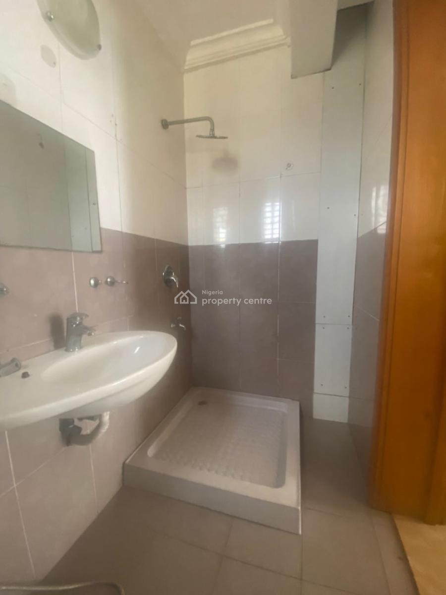 Serviced 3 Bedroom Flat with Bq, Lekki Phase 1, Lekki, Lagos, Flat / Apartment for Rent