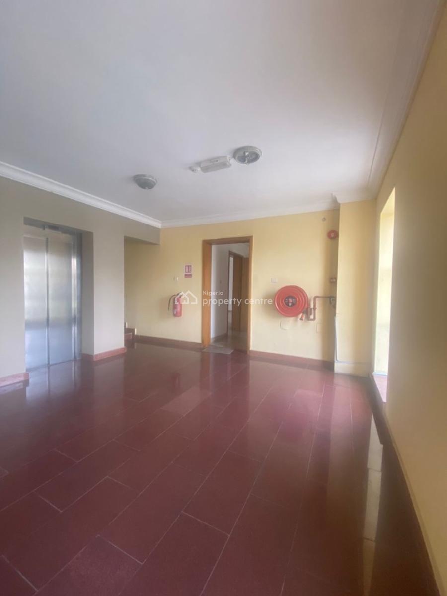 Serviced 3 Bedroom Flat with Bq, Lekki Phase 1, Lekki, Lagos, Flat / Apartment for Rent