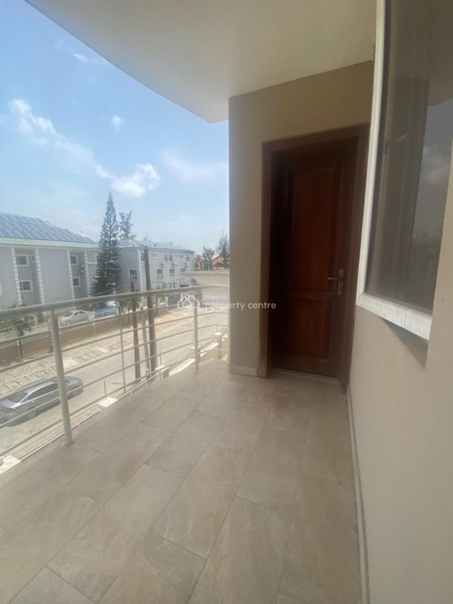Serviced 3 Bedroom Flat with Bq, Lekki Phase 1, Lekki, Lagos, Flat / Apartment for Rent