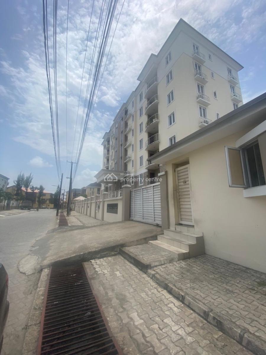 Serviced 3 Bedroom Flat with Bq, Lekki Phase 1, Lekki, Lagos, Flat / Apartment for Rent