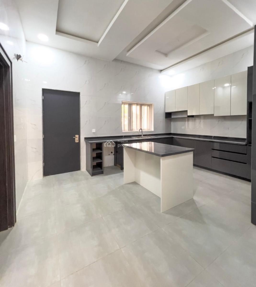 Distress 7 Bedroom Mansion, Efab Metropolis Estate, Karsana, Abuja, Detached Duplex for Sale