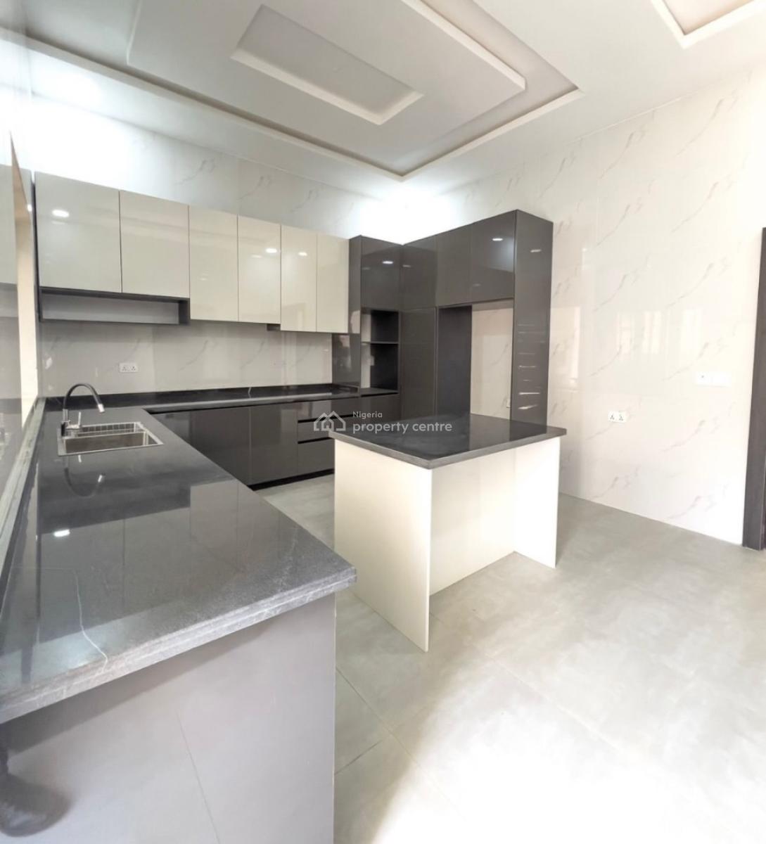 Distress 7 Bedroom Mansion, Efab Metropolis Estate, Karsana, Abuja, Detached Duplex for Sale