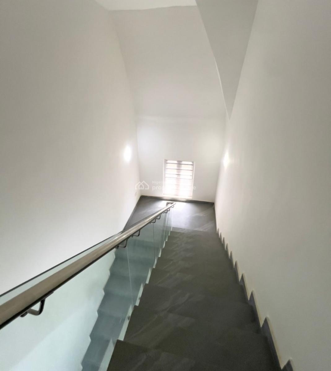 Distress 7 Bedroom Mansion, Efab Metropolis Estate, Karsana, Abuja, Detached Duplex for Sale