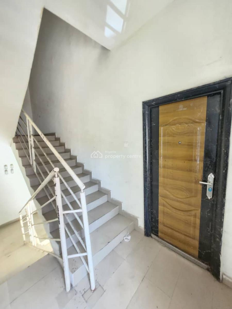 3 Bedroom Apartment.  ( Upstairs), Ikate, Lekki, Lagos, Flat / Apartment for Rent