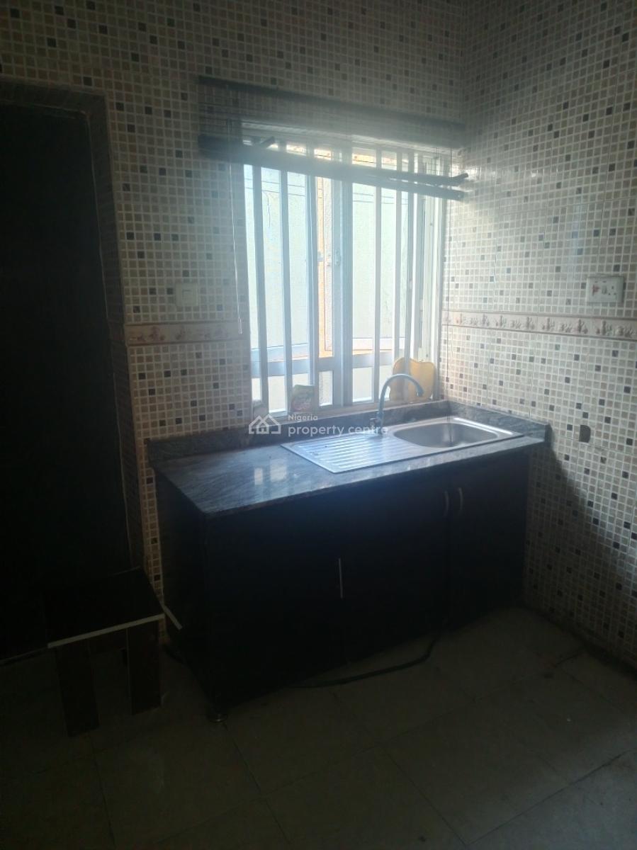 Clean Big 2 Bedroom Apartment, Mobil Road, Ilaje, Ajah, Lagos, Flat / Apartment for Rent