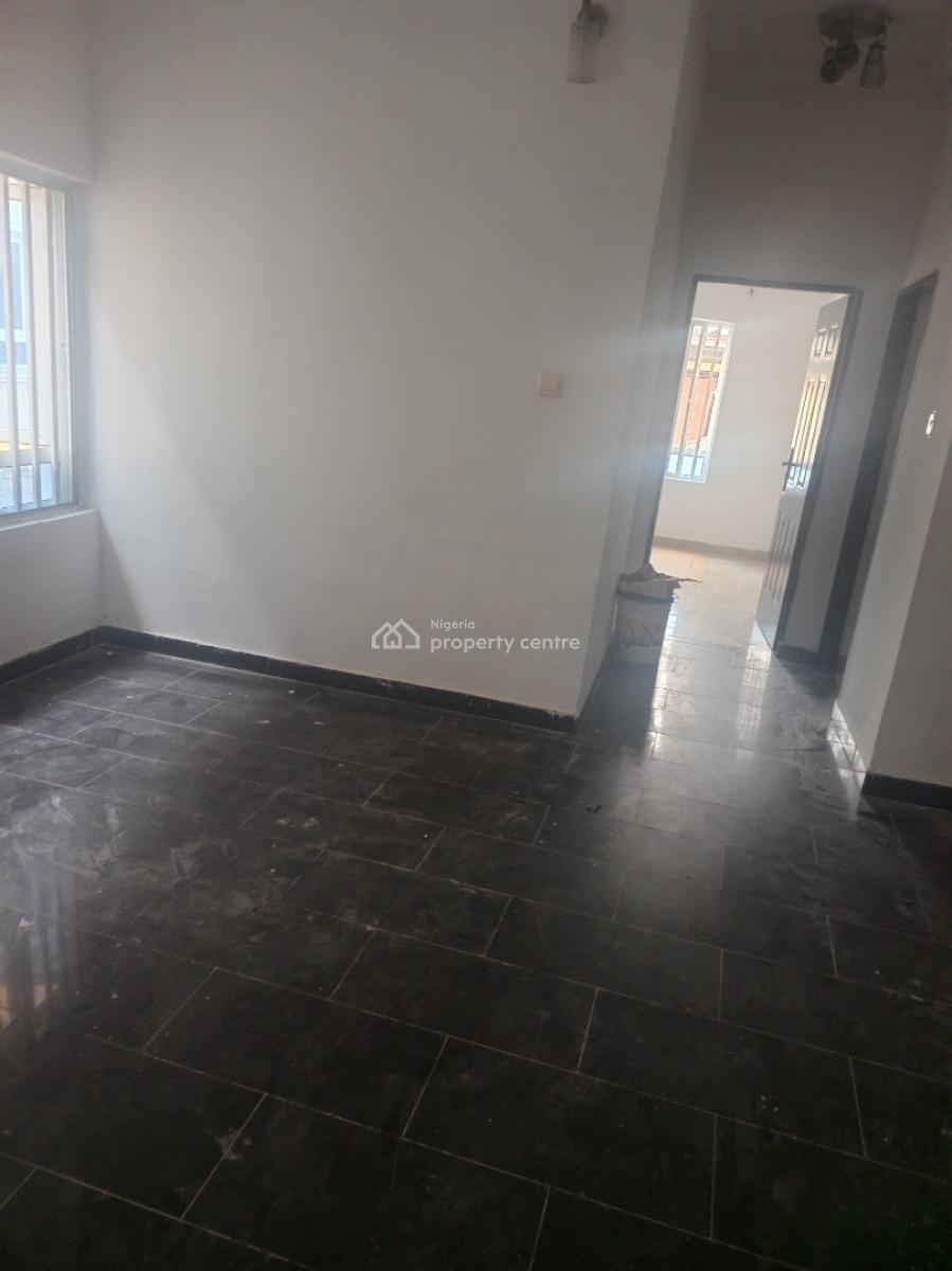 Clean Big 2 Bedroom Apartment, Mobil Road, Ilaje, Ajah, Lagos, Flat / Apartment for Rent