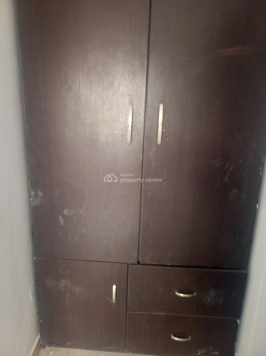 Clean Big 2 Bedroom Apartment, Mobil Road, Ilaje, Ajah, Lagos, Flat / Apartment for Rent