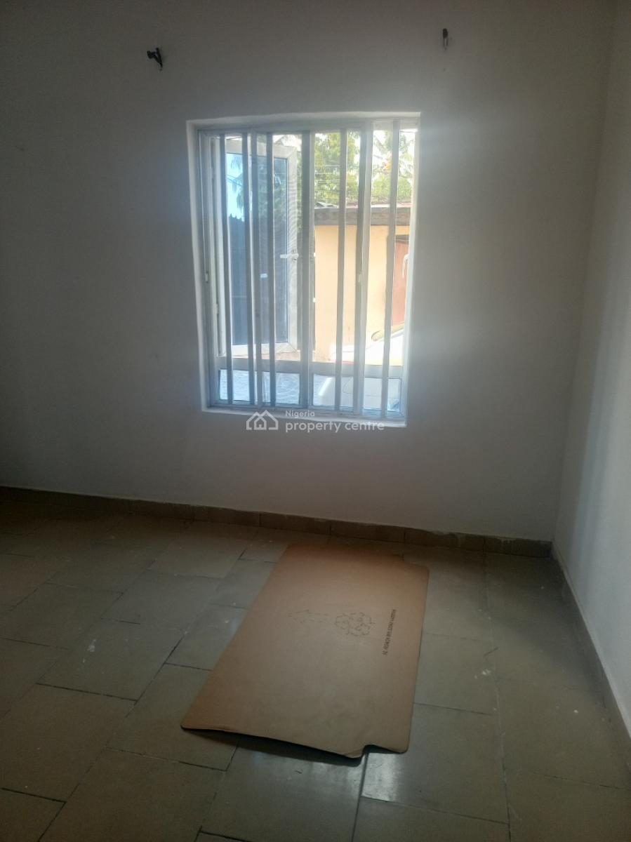 Clean Big 2 Bedroom Apartment, Mobil Road, Ilaje, Ajah, Lagos, Flat / Apartment for Rent