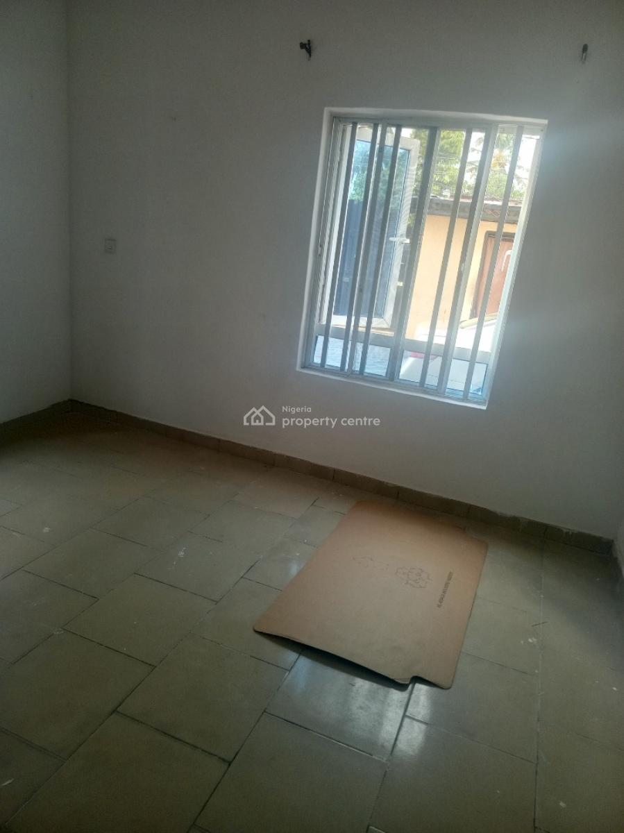 Clean Big 2 Bedroom Apartment, Mobil Road, Ilaje, Ajah, Lagos, Flat / Apartment for Rent