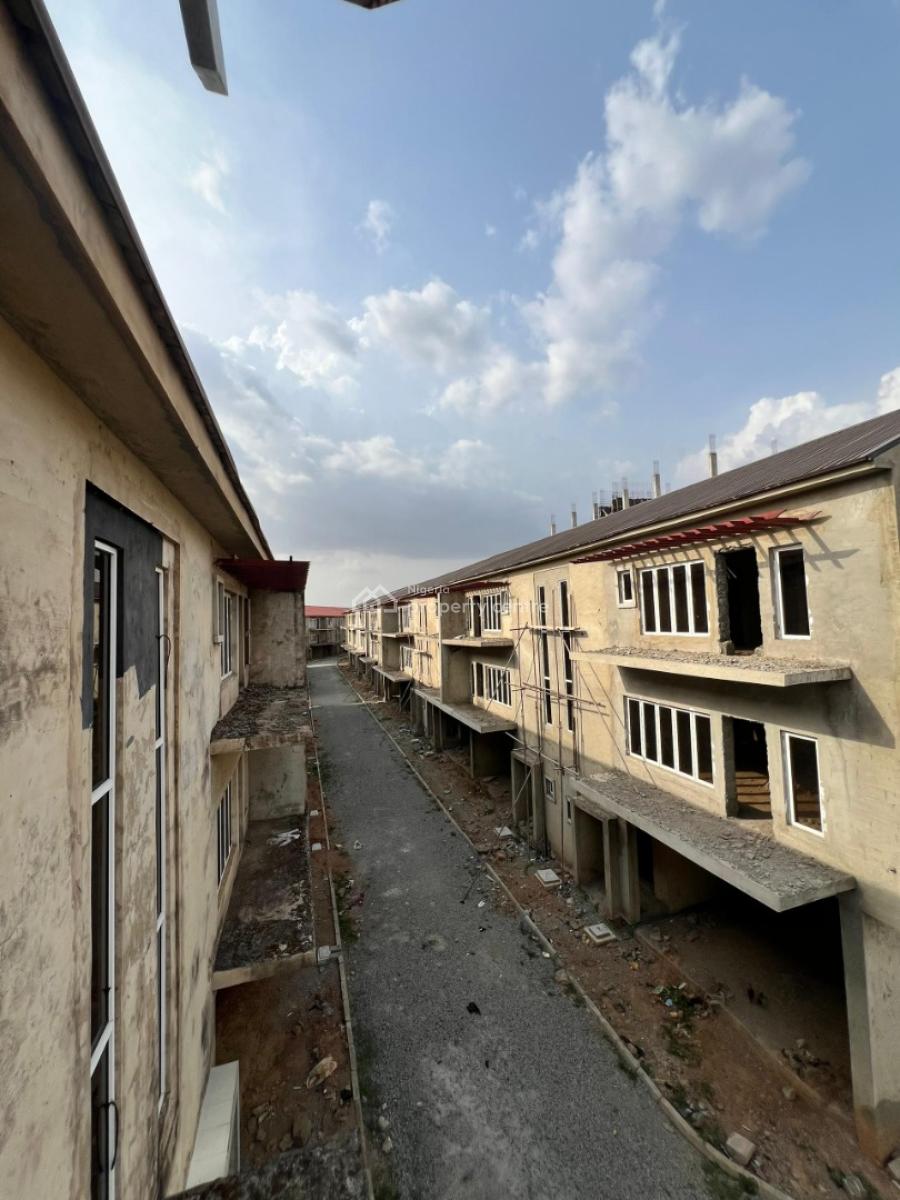 4 Bedroom Terrace Triplex with a Bq, Bromley Court, Karmo, Abuja, Terraced Duplex for Sale