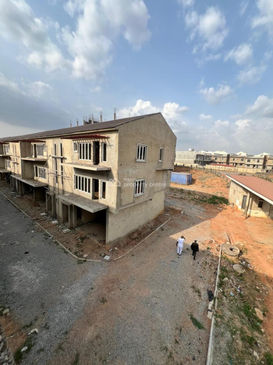 4 Bedroom Terrace Triplex with a Bq, Bromley Court, Karmo, Abuja, Terraced Duplex for Sale