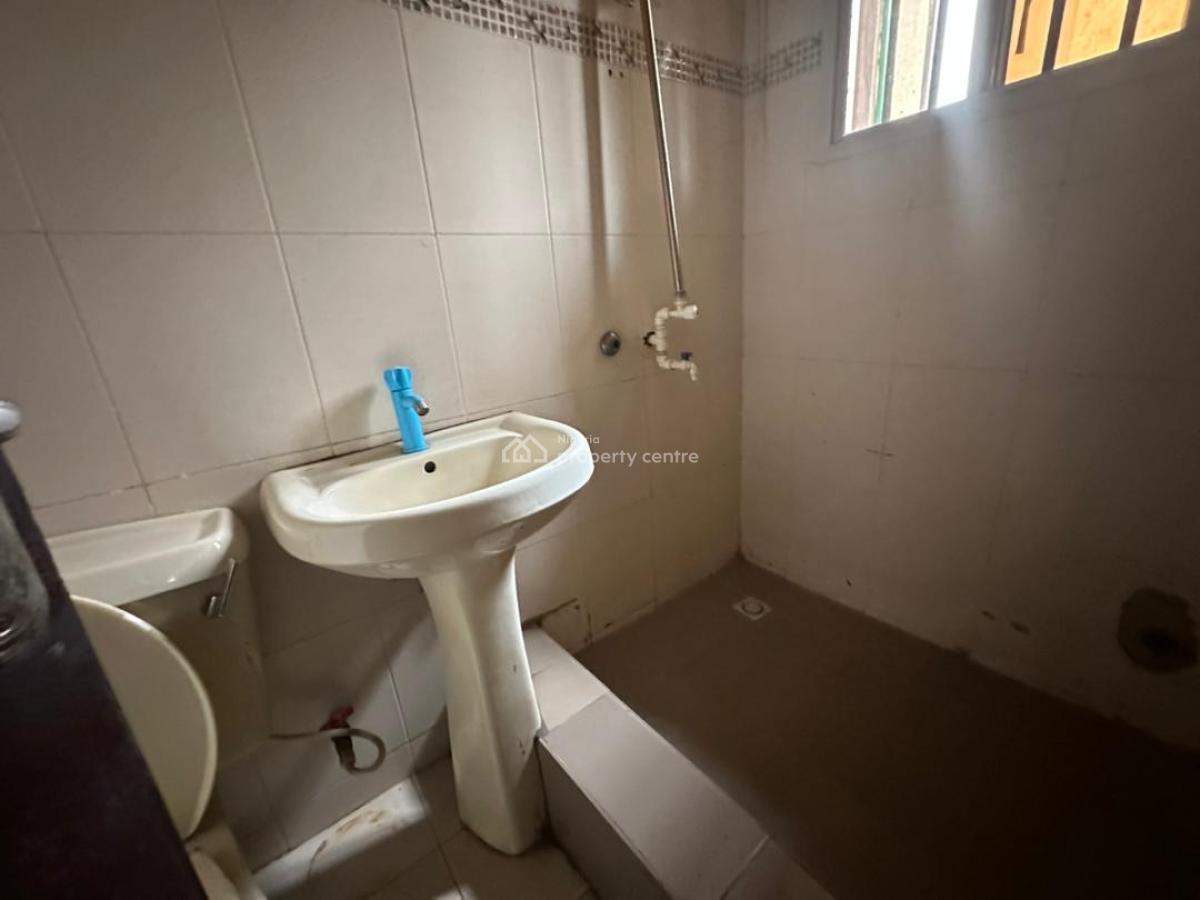 3 Bedroom Apartment, Omole Phase 2, Ikeja, Lagos, Flat / Apartment for Rent