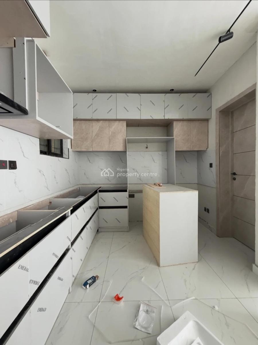 Lovely 2 Bedroom Apartment with Swimming Pool and Bq, Lekki Phase 1, Lekki, Lagos, Block of Flats for Sale