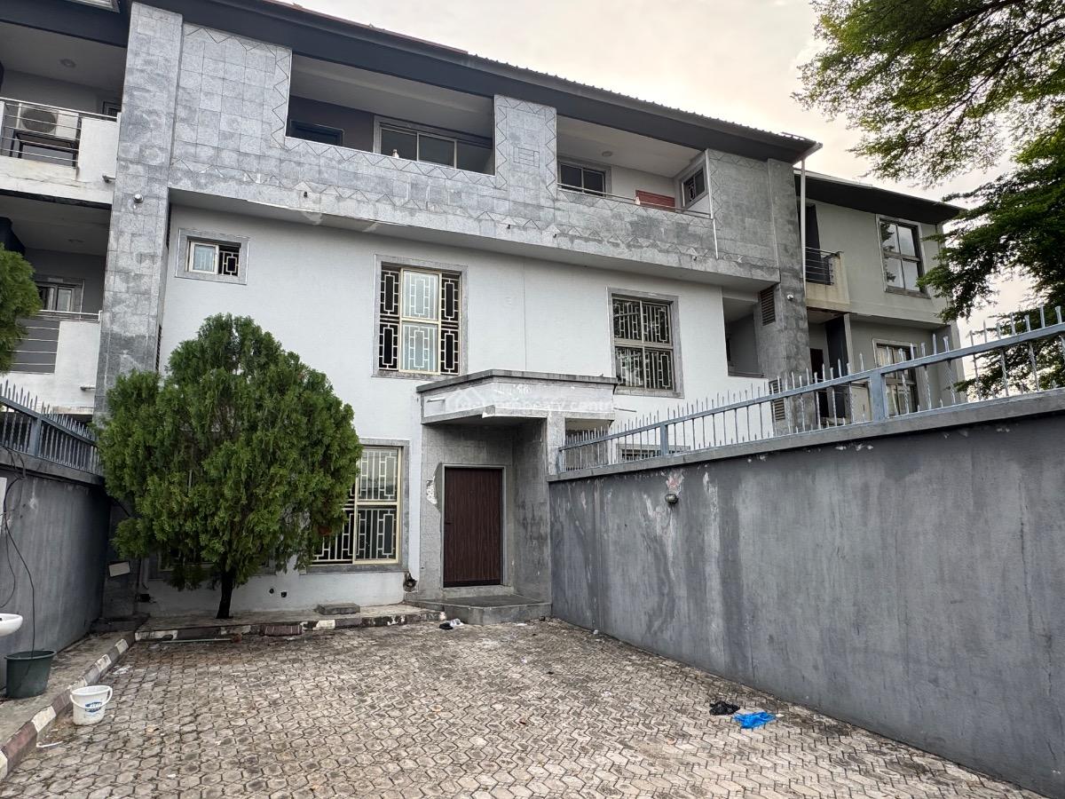 Self Serviced 5 Bedroom Semi Detached Duplex with a Bq, Lekki Phase 1 Off Admiralty Way., Lekki Phase 1, Lekki, Lagos, Semi-detached Duplex for Rent