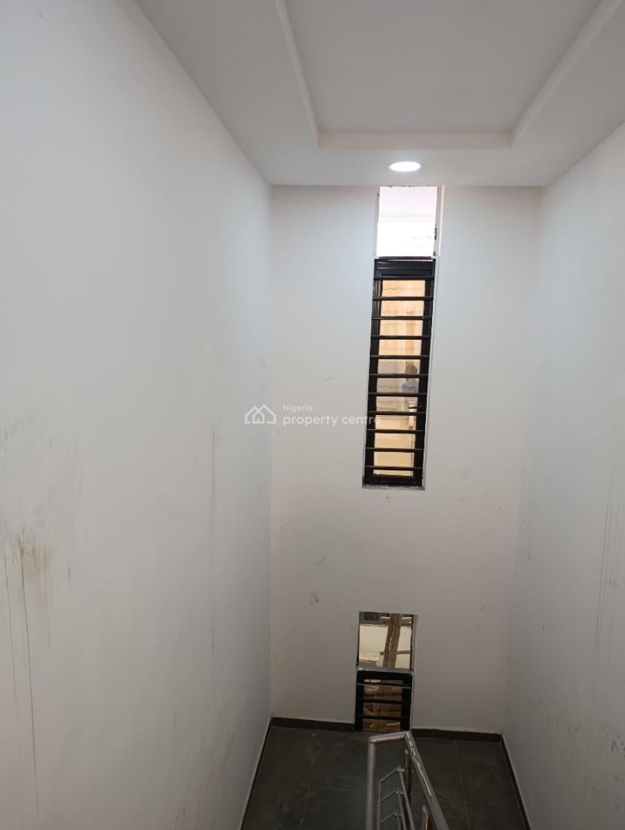 Modern 2 Bedroom Apartment in a Secured and Gated Estate, Lekron Estate,, New Bodija, Ibadan, Oyo, Semi-detached Bungalow for Sale