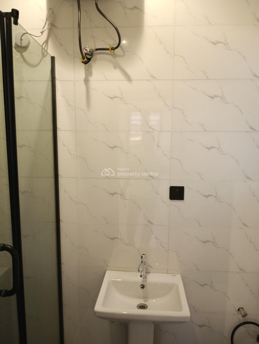 Modern 2 Bedroom Apartment in a Secured and Gated Estate, Lekron Estate,, New Bodija, Ibadan, Oyo, Semi-detached Bungalow for Sale