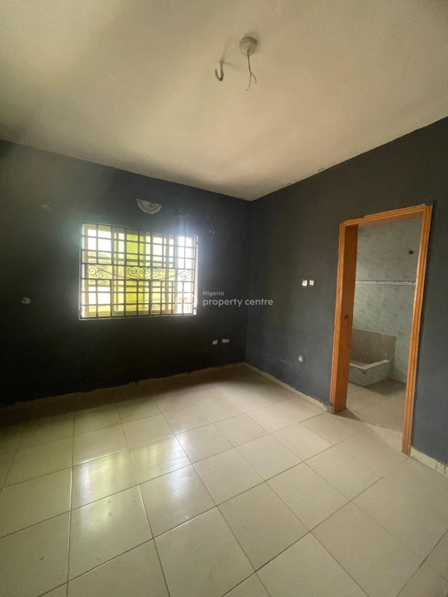 Direct Listing Upstairs 3 Bed Close to Gate Nice Balcony, Badore, Badore, Ajah, Lagos, House for Rent