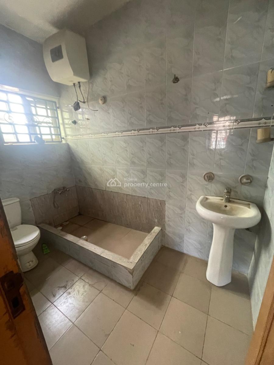 Direct Listing Upstairs 3 Bed Close to Gate Nice Balcony, Badore, Badore, Ajah, Lagos, House for Rent