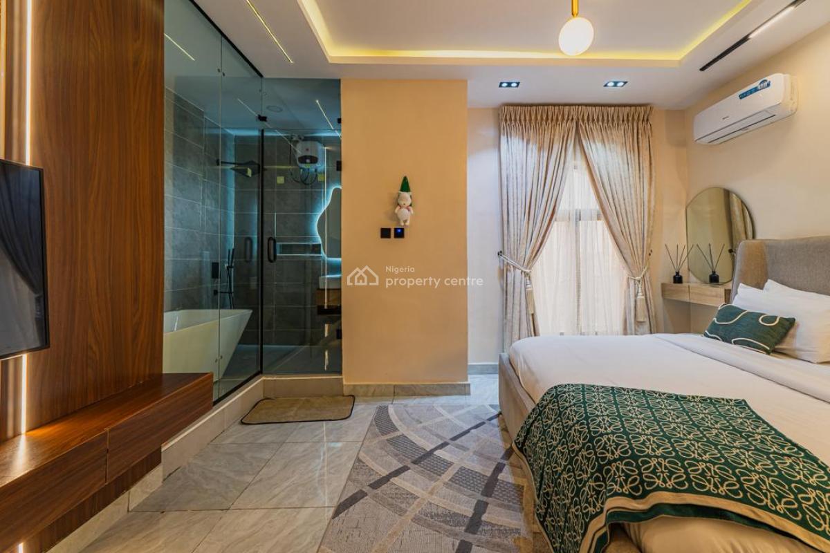 Luxury 2 Bedroom Apartment with Housekeeping and Snooker Board, Balcony,ps5,bath Tub, Pool, Lekki Phase 1, Lekki, Lagos, Flat / Apartment Short Let