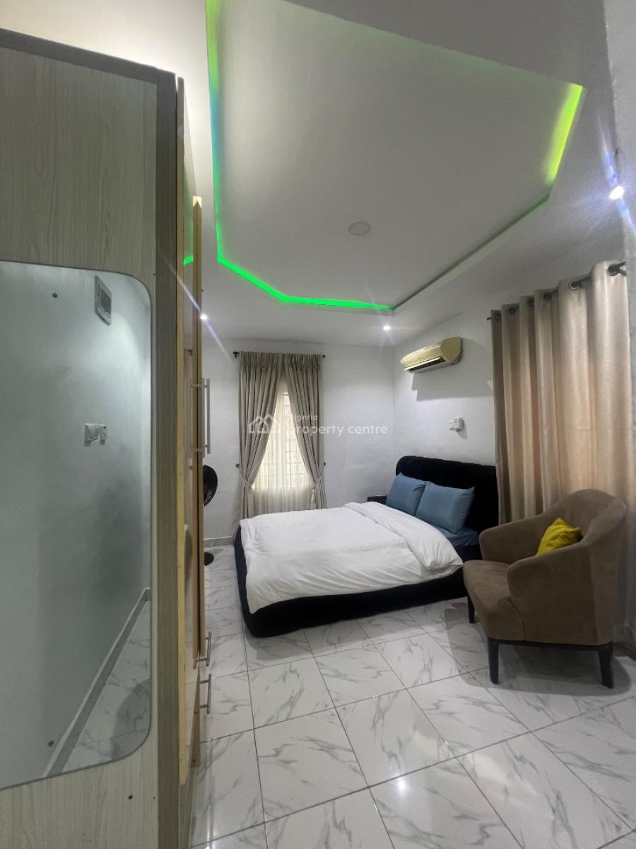 Furnished Cross Ventilated Studio Apartment, 8. Lawal Street , Jibowu, Jibowu, Yaba, Lagos, Self Contain (single Rooms) for Rent