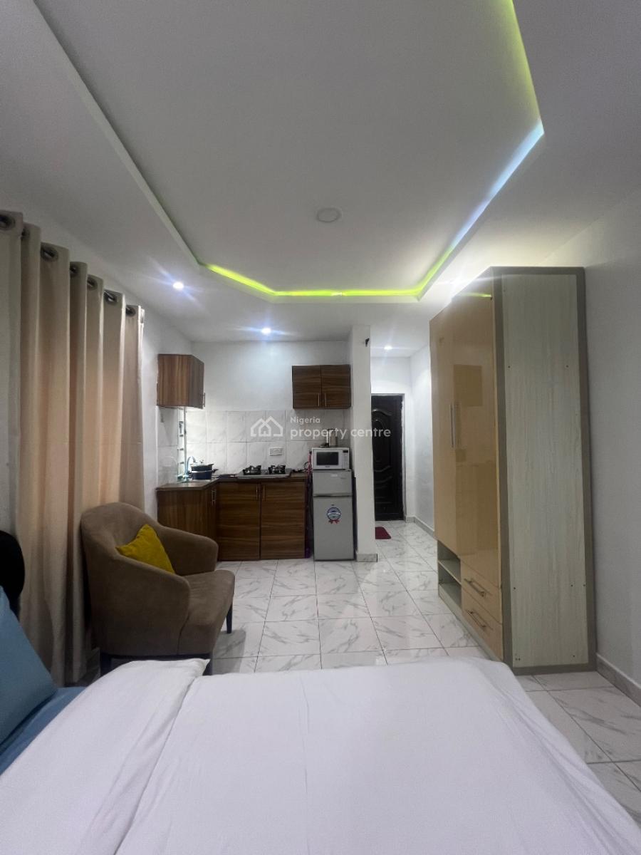 Furnished Cross Ventilated Studio Apartment, 8. Lawal Street , Jibowu, Jibowu, Yaba, Lagos, Self Contain (single Rooms) for Rent