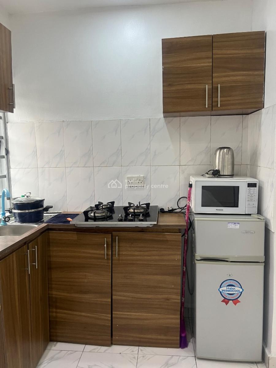 Furnished Cross Ventilated Studio Apartment, 8. Lawal Street , Jibowu, Jibowu, Yaba, Lagos, Self Contain (single Rooms) for Rent