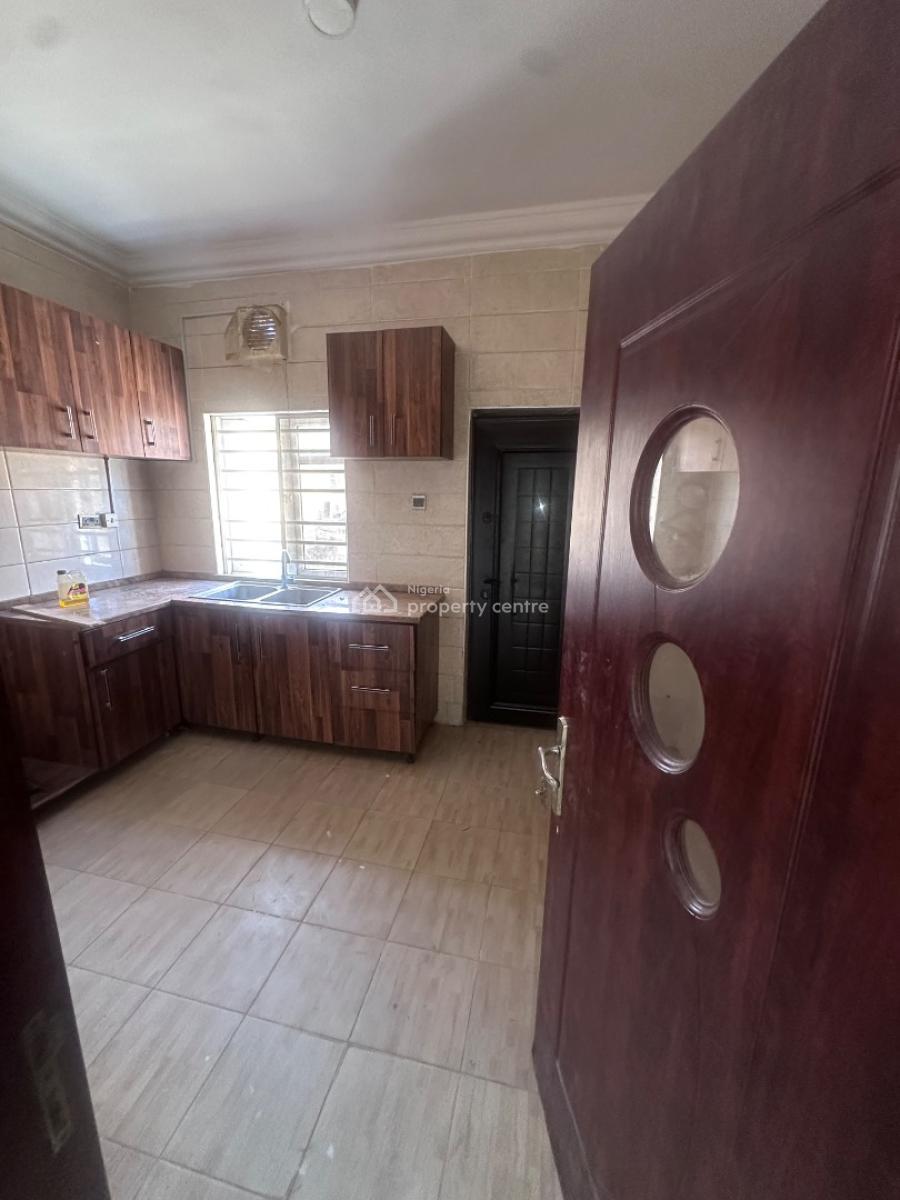 Massive 3 Bedroom Flat, No2 Oceanbreeze Estate, Commercial Purposes, Ologolo, Lekki, Lagos, Flat / Apartment for Rent