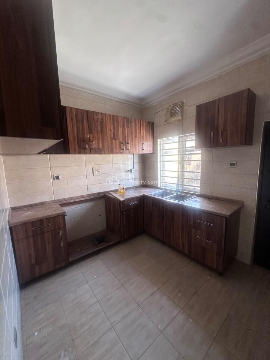 Massive 3 Bedroom Flat, No2 Oceanbreeze Estate, Commercial Purposes, Ologolo, Lekki, Lagos, Flat / Apartment for Rent