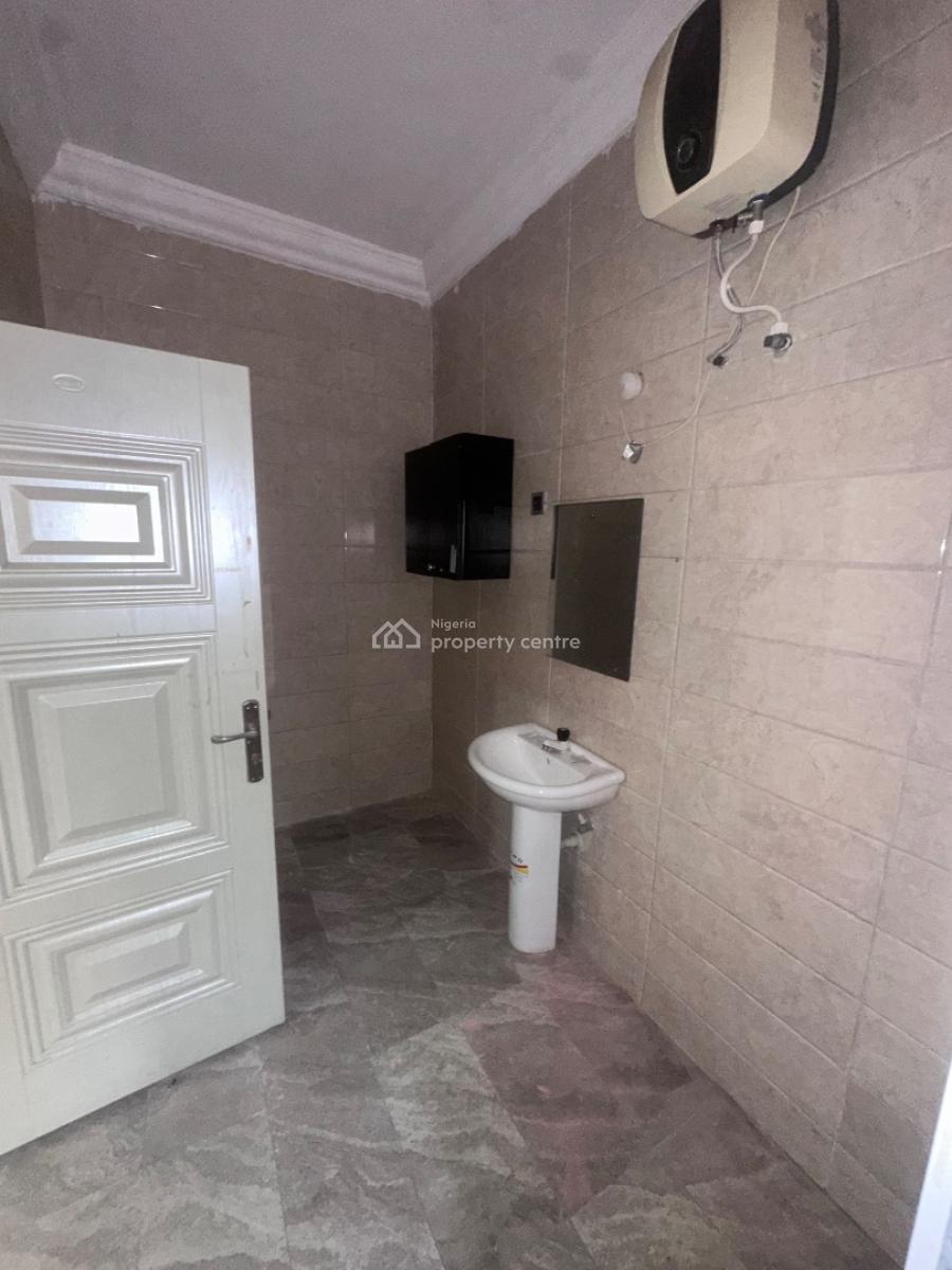Massive 3 Bedroom Flat, No2 Oceanbreeze Estate, Commercial Purposes, Ologolo, Lekki, Lagos, Flat / Apartment for Rent