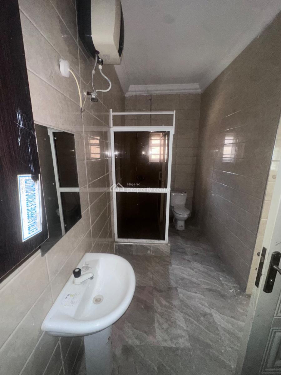 Massive 3 Bedroom Flat, No2 Oceanbreeze Estate, Commercial Purposes, Ologolo, Lekki, Lagos, Flat / Apartment for Rent
