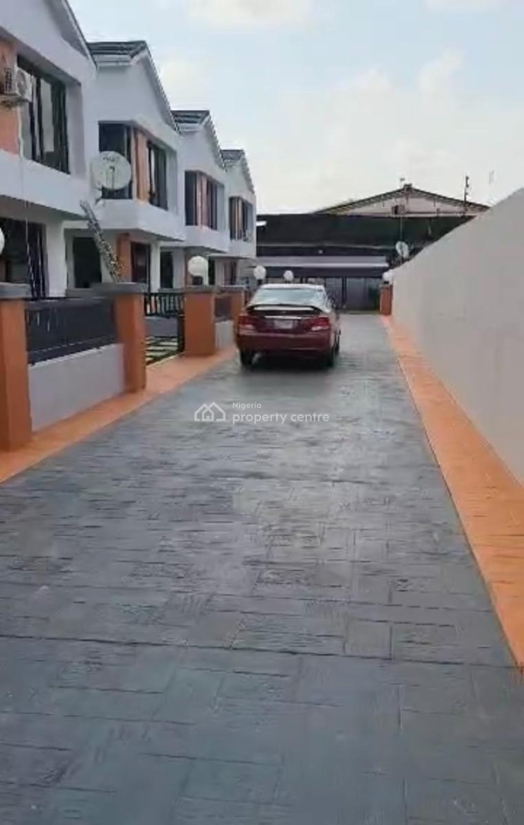 Tastefully Finished 3bedroom + Bq, Eric Moore, Surulere, Lagos, Detached Duplex for Sale