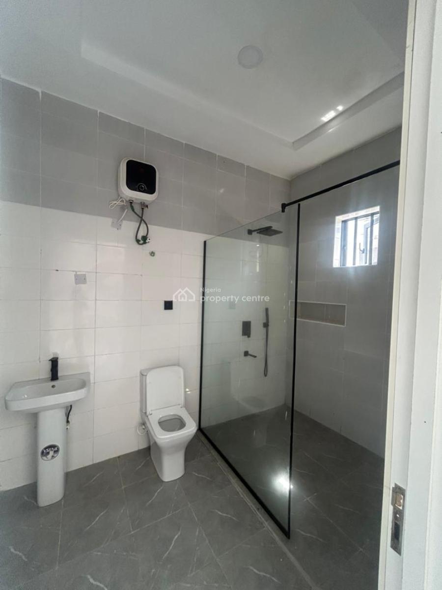 4-bedroom Duplex  - Spacious 4-bedroom All En-suite, Mobil Road,lekki, Ilaje, Ajah, Lagos, Terraced Duplex for Rent