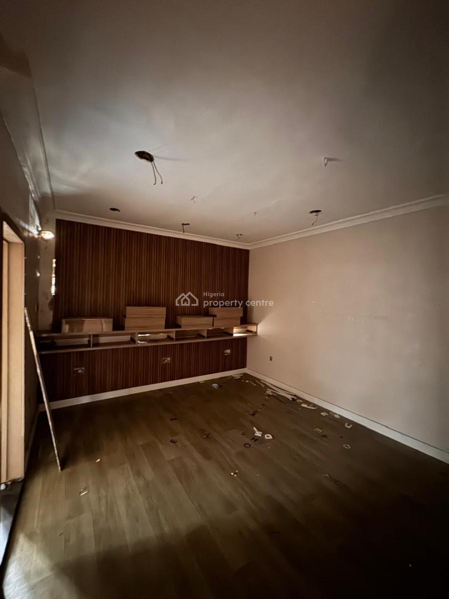 Spacious 5 Bedrooms, Off Admiralty Way, Lekki, Lagos, Commercial Property for Rent