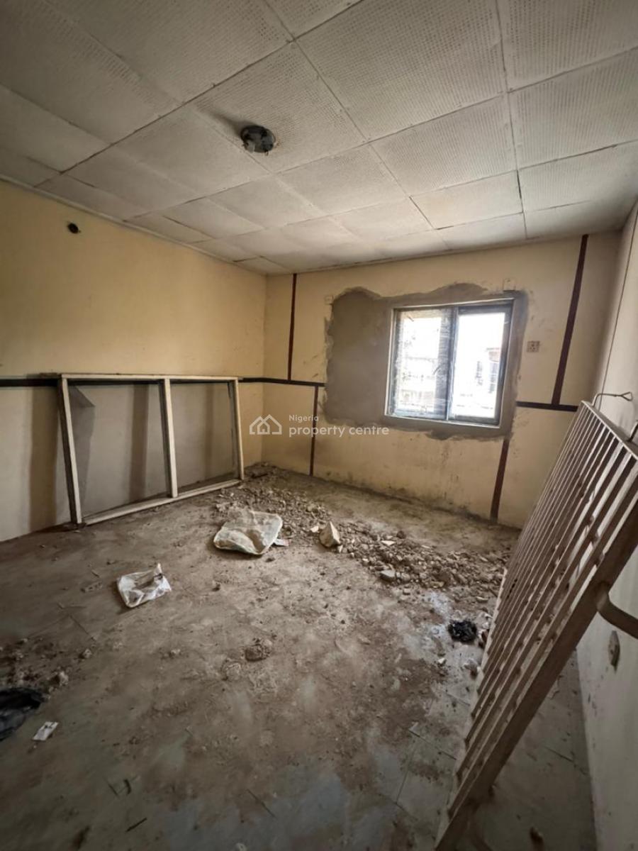 a Spacious 5 Bedroom Semi-detached Duplex + Room & Parlour Bq, Ikolaba Main Estate, Ibadan, Oyo, House for Sale