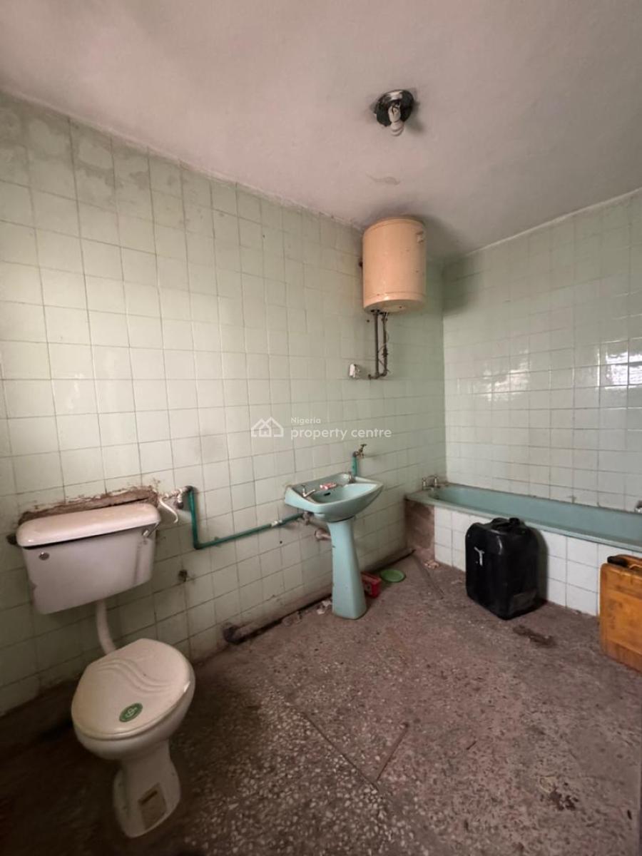 a Spacious 5 Bedroom Semi-detached Duplex + Room & Parlour Bq, Ikolaba Main Estate, Ibadan, Oyo, House for Sale