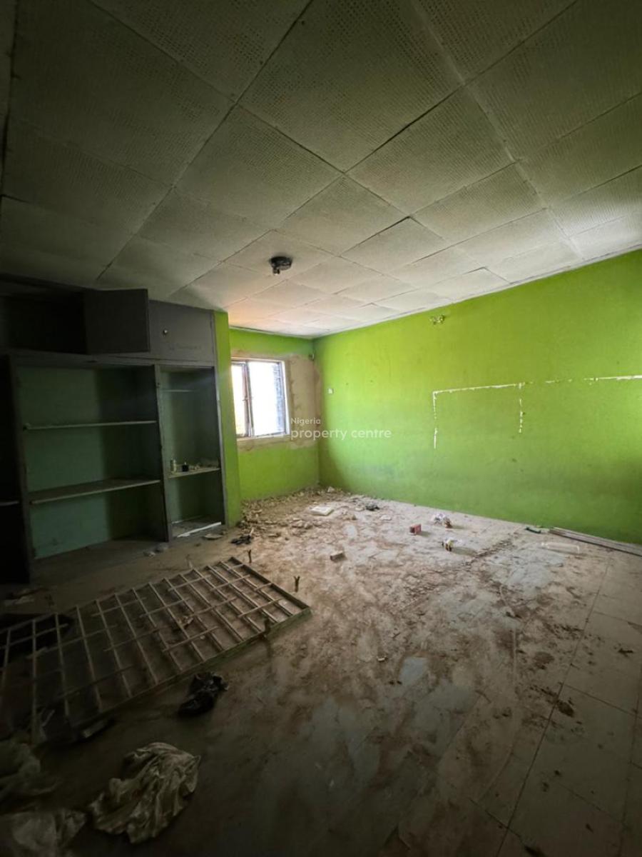 a Spacious 5 Bedroom Semi-detached Duplex + Room & Parlour Bq, Ikolaba Main Estate, Ibadan, Oyo, House for Sale