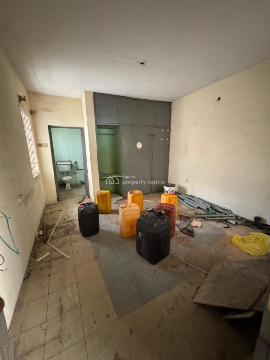 a Spacious 5 Bedroom Semi-detached Duplex + Room & Parlour Bq, Ikolaba Main Estate, Ibadan, Oyo, House for Sale