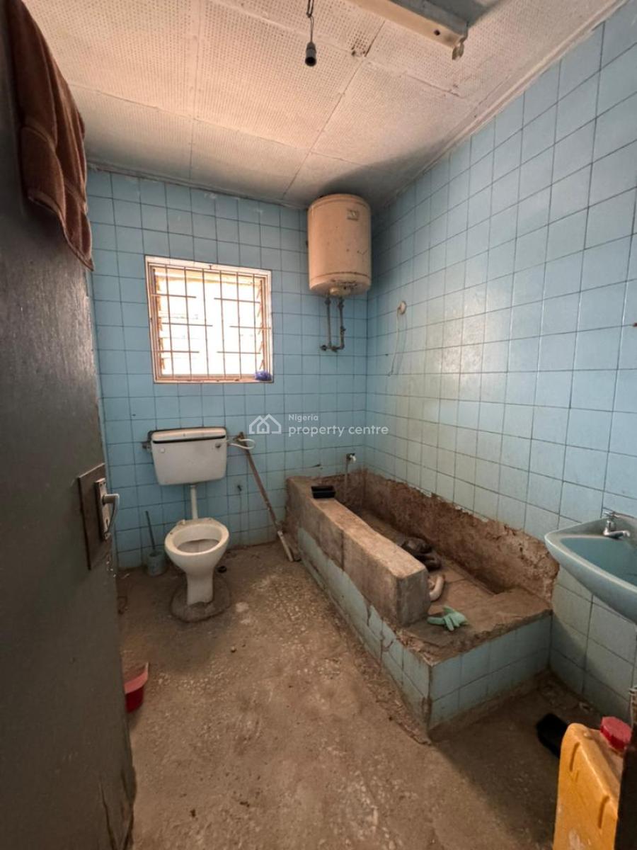 a Spacious 5 Bedroom Semi-detached Duplex + Room & Parlour Bq, Ikolaba Main Estate, Ibadan, Oyo, House for Sale