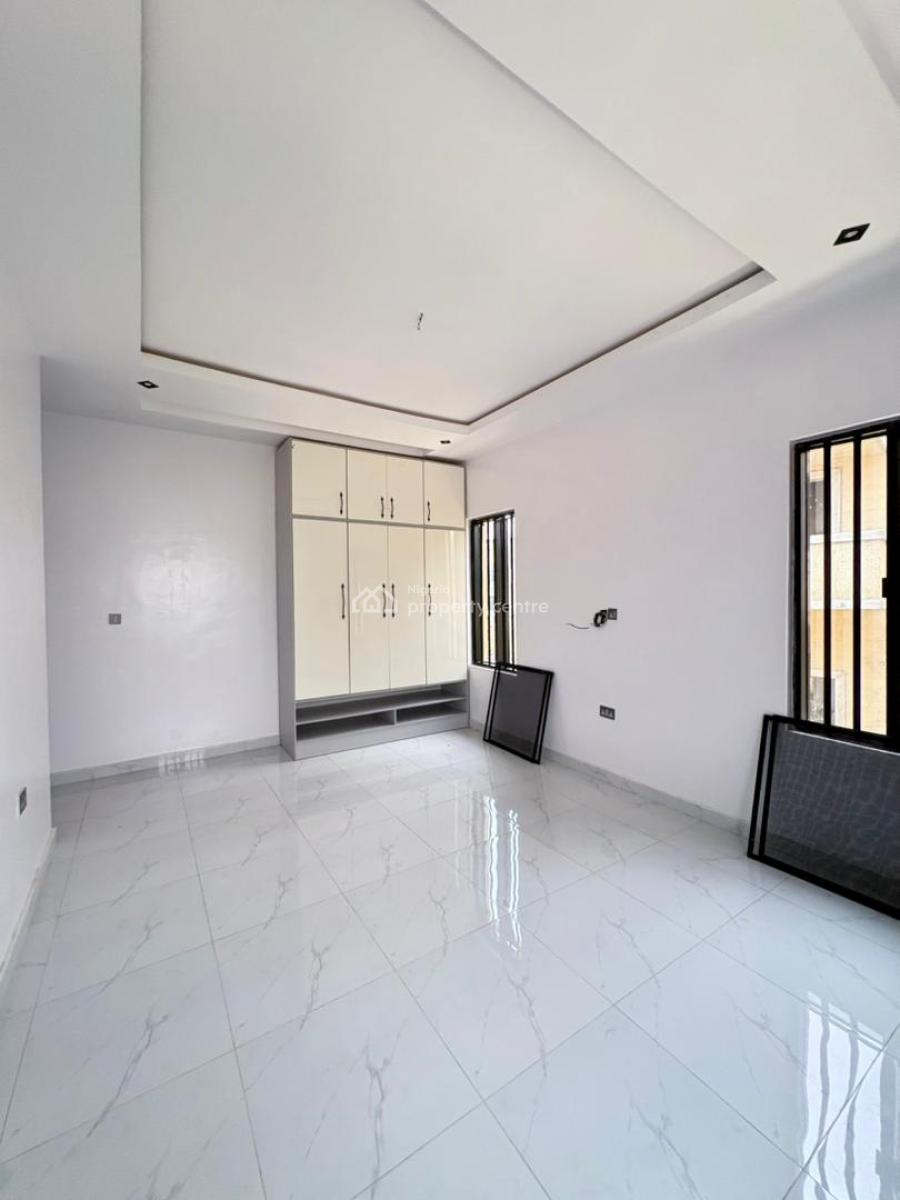 Exquisitely Finished, New & Spacious 4 Bedrooms Duplex with an Attache, Location:* Carlton Gate Estate, Beside Kolapo Ishola Gra, Ibadan, Ibadan, Oyo, House for Sale