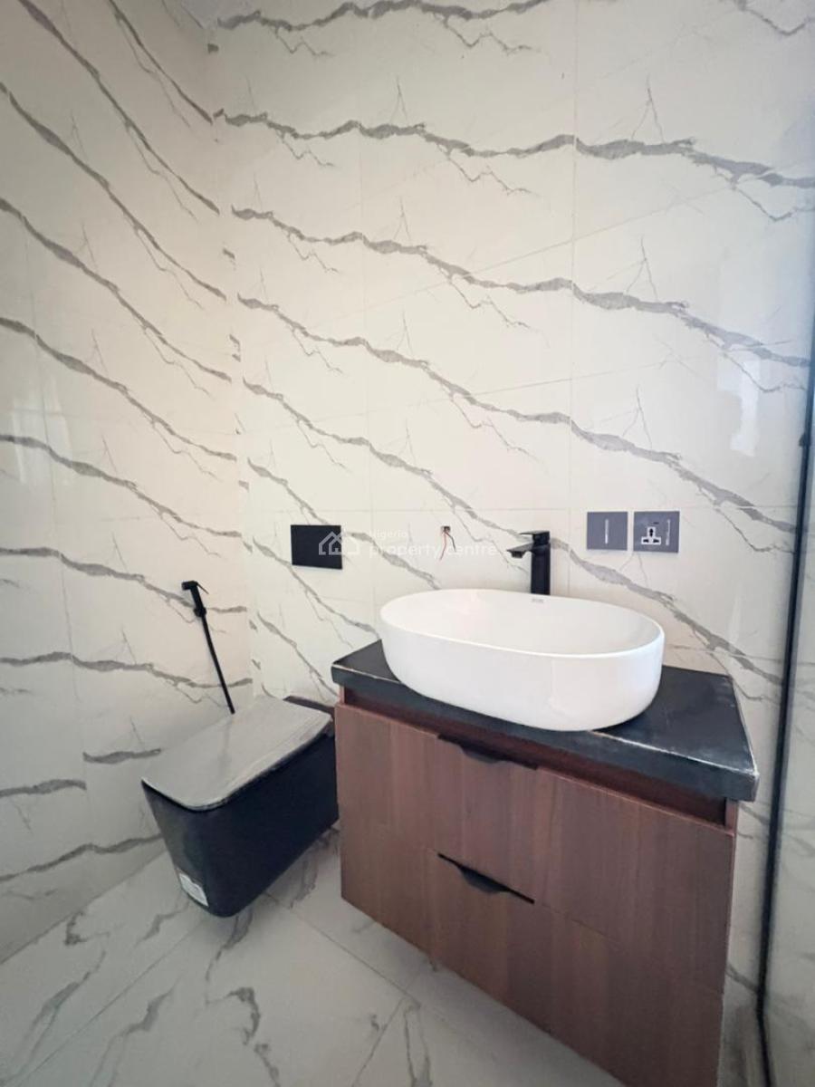 Exquisitely Finished, New & Spacious 4 Bedrooms Duplex with an Attache, Location:* Carlton Gate Estate, Beside Kolapo Ishola Gra, Ibadan, Ibadan, Oyo, House for Sale