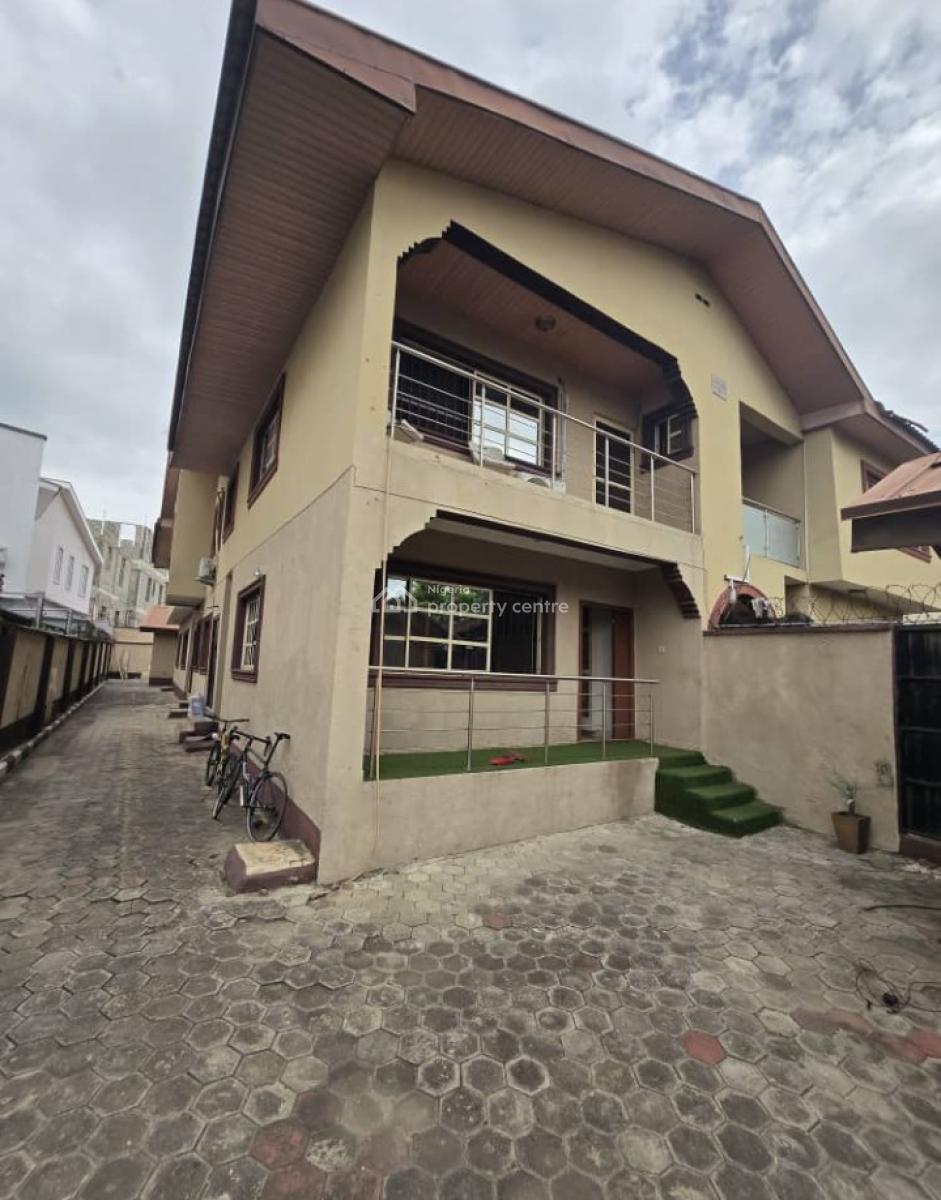 Standard Three Bedroom Flat, Omole Phase 2, Ikeja, Lagos, Flat / Apartment for Rent