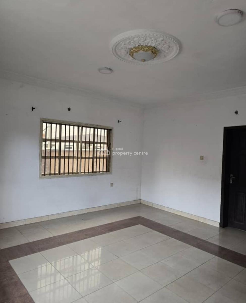 Standard Three Bedroom Flat, Omole Phase 2, Ikeja, Lagos, Flat / Apartment for Rent