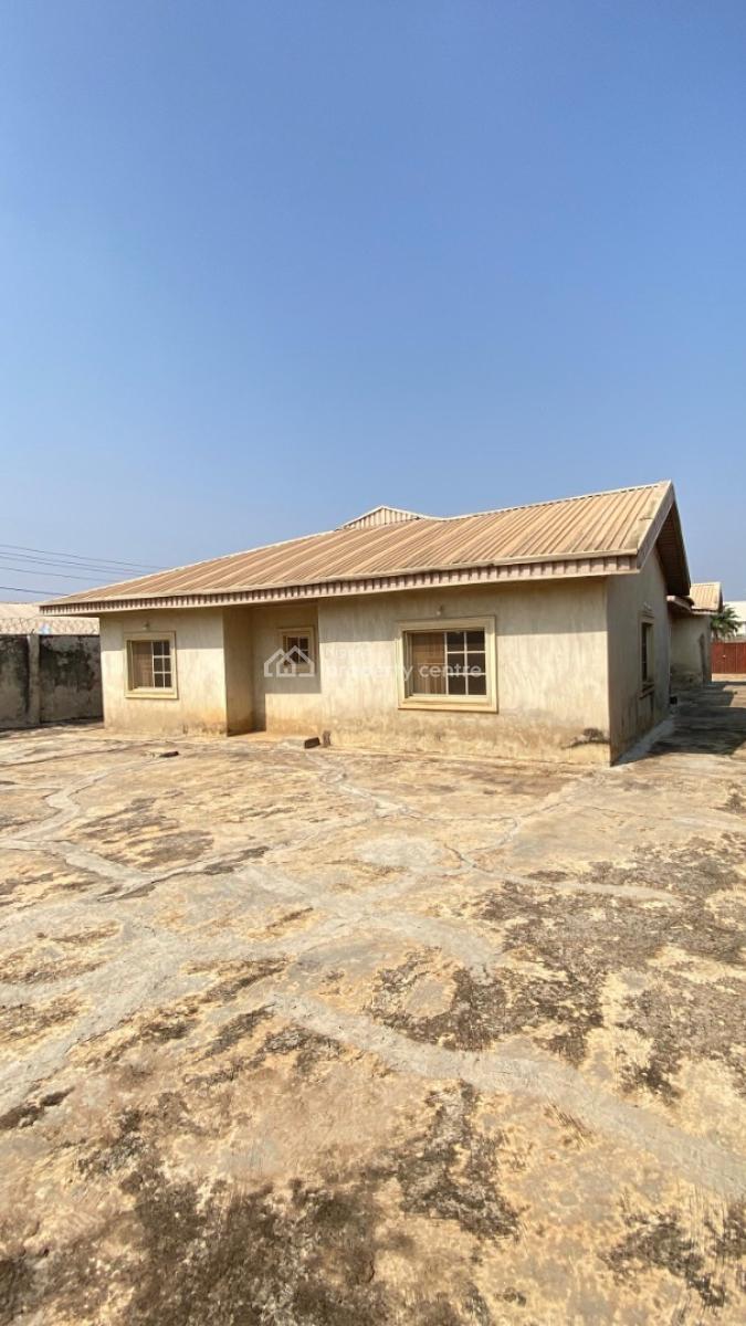 a  Four (4) Bedroom Bungalow with a Very Spacious Compound, Along  Temidire Area, Ologuneru, Ibadan, Oyo, House for Sale