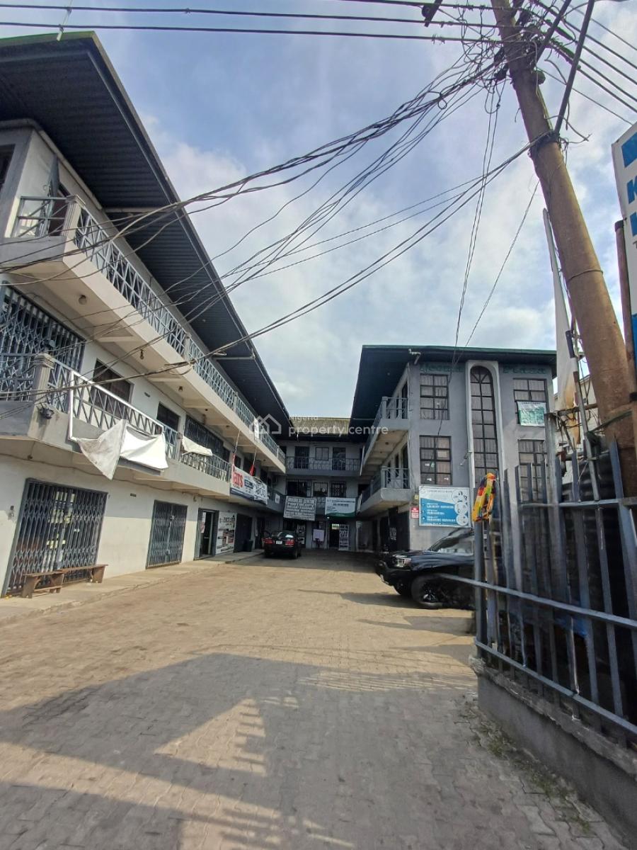 Plaza Comprising 18 Shops / Offices, Rumuokwurusi, Port Harcourt, Rivers, Plaza / Complex / Mall for Sale