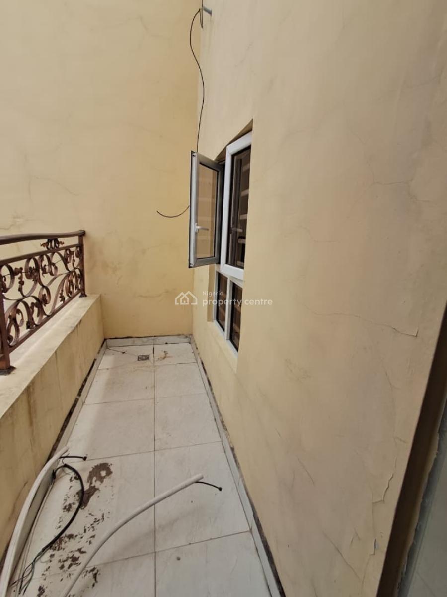 a Spacious 2 Bedroom Apartment, Grand Cut Estate Orchid Road, Lekki, Lagos, Flat / Apartment for Rent
