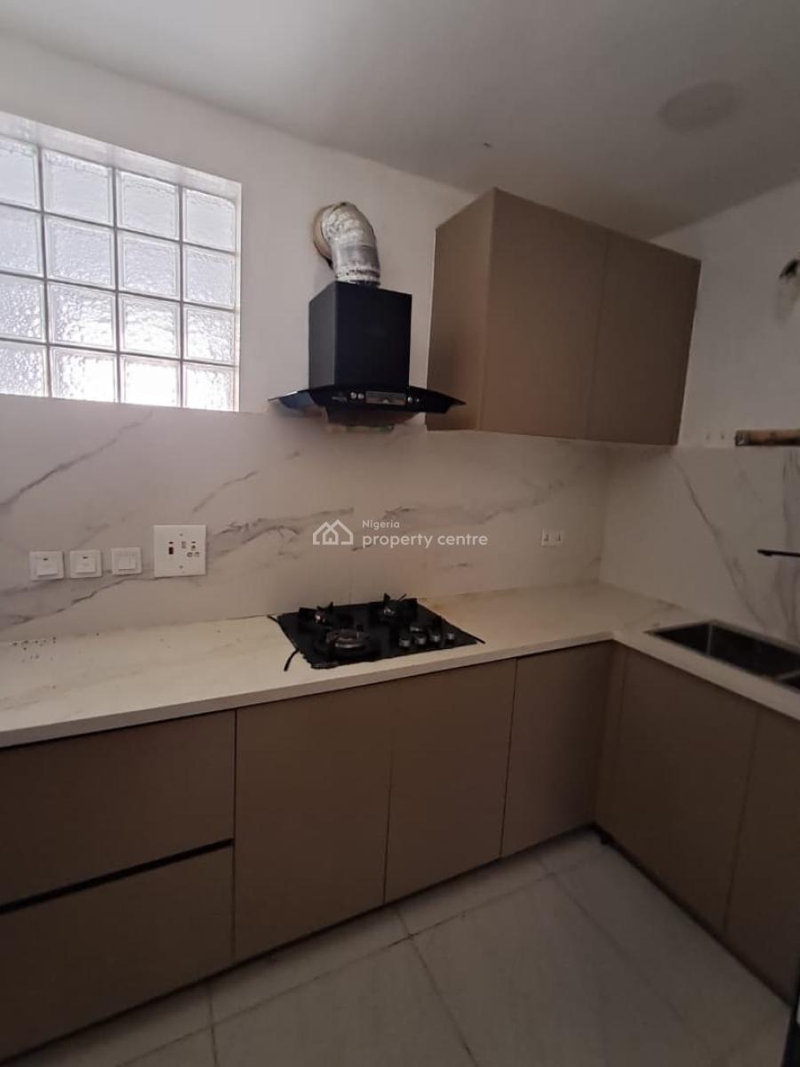 a Spacious 2 Bedroom Apartment, Grand Cut Estate Orchid Road, Lekki, Lagos, Flat / Apartment for Rent